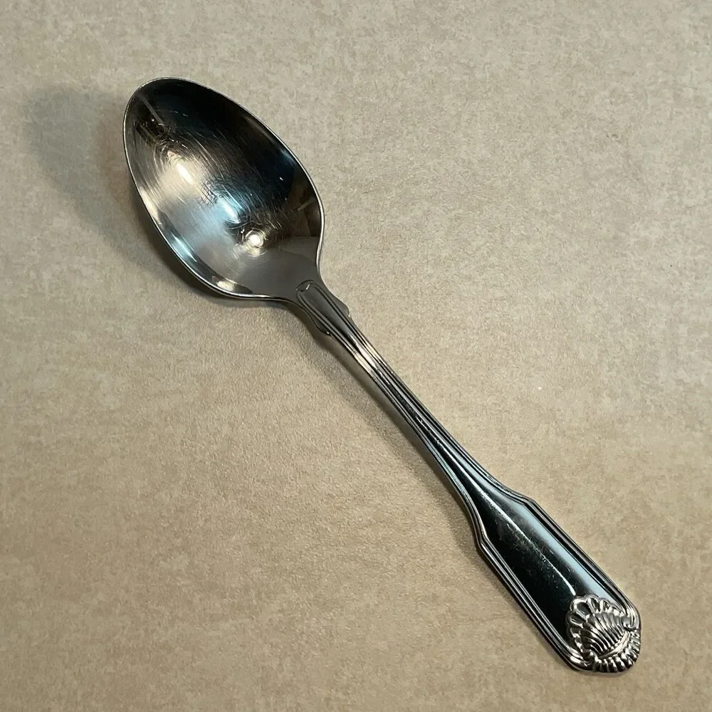 Oneida CLASSIC SHELL Stainless Flatware Silverware 5pc Place Setting
